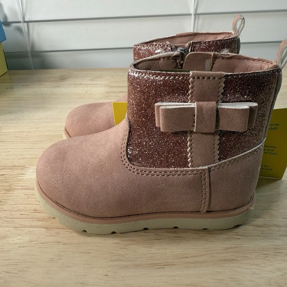 Munchkin by Stride Rite Little Girl's Size 6M Avalon Pink Glitter Side-Zip Boots